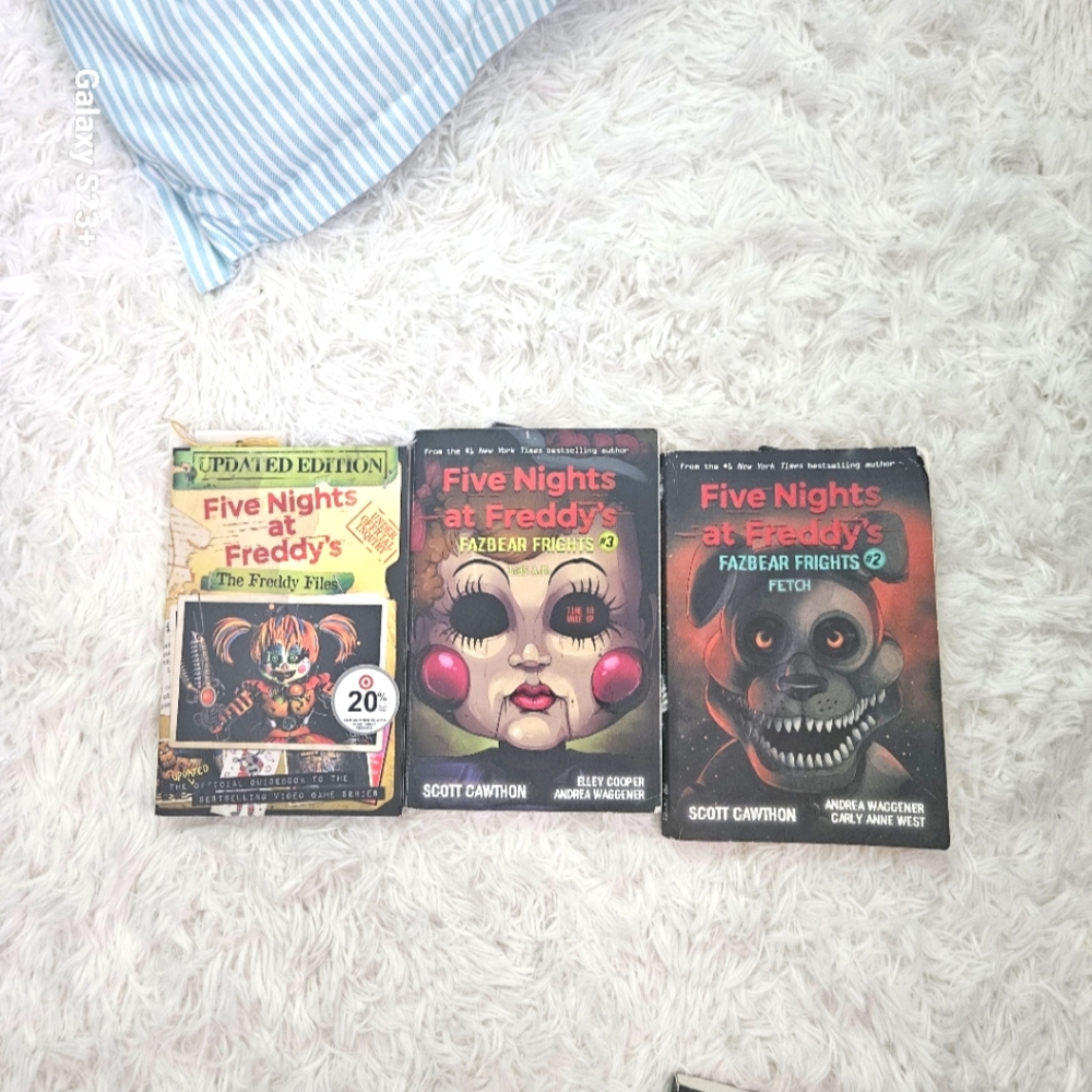 Five Nights At Freddie's Lot Books